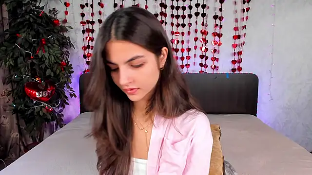 Snapshot of Milana_Crystal_ chatting on 03/03/25, 01:53 Milana Crystal online show from 03/03/25, 01:53