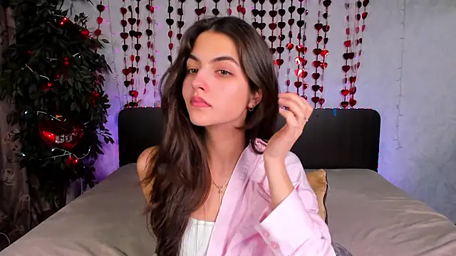 Snapshot of Milana_Crystal_ chatting on 03/03/25, 05:50 Milana Crystal online show from 03/03/25, 05:50