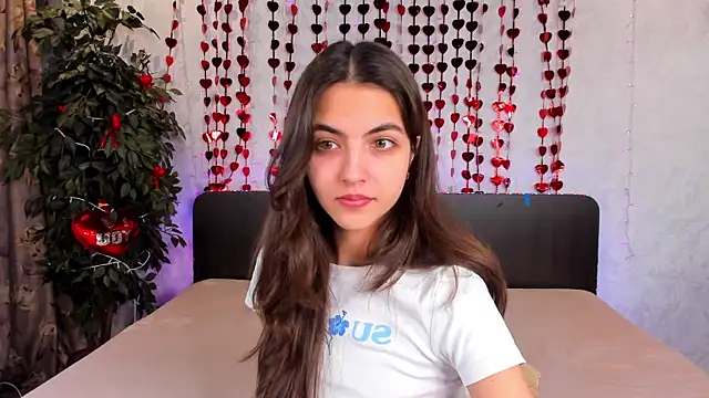 Snapshot of Milana_Crystal_ chatting on 03/04/25, 08:13 Milana Crystal online show from 03/04/25, 08:13