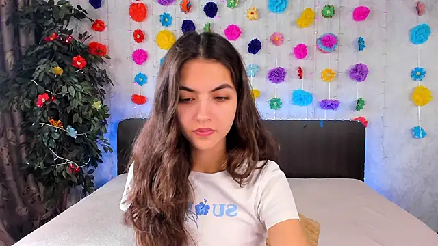 Snapshot of Milana_Crystal_ chatting on 03/13/25, 08:26 Milana Crystal online show from 03/13/25, 08:26