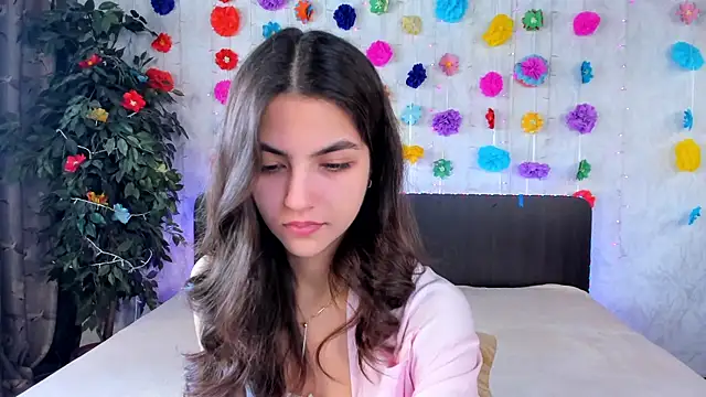 Snapshot of Milana_Crystal_ chatting on 03/23/25, 08:15 Milana Crystal online show from 03/23/25, 08:15