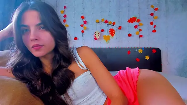 Snapshot of Milana_Crystal_ chatting on 10/28/25, 08:07 Milana Crystal online show from 10/28/25, 08:07