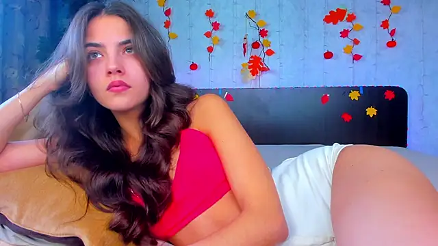 Snapshot of Milana_Crystal_ chatting on 10/29/25, 08:05 Milana Crystal online show from 10/29/25, 08:05