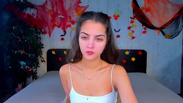 Snapshot of Milana_Crystal_ chatting on 10/31/25, 08:15 Milana Crystal online show from 10/31/25, 08:15