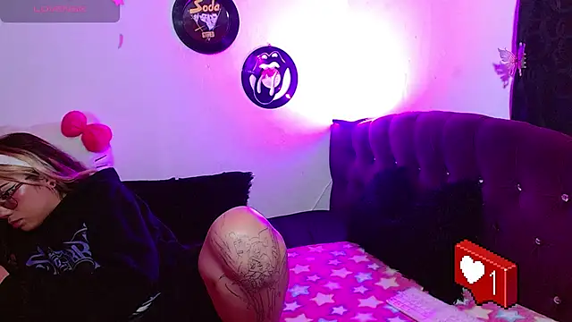 Snapshot of squirt_charlott chatting on 01/26/25, 05:34 squirt charlott online show from 01/26/25, 05:34