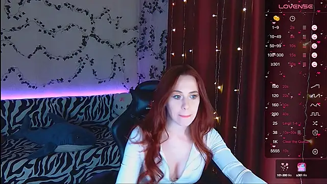 Snapshot of Sidney_blush chatting on 02/20/25, 05:07 Sidney blush online show from 02/20/25, 05:07