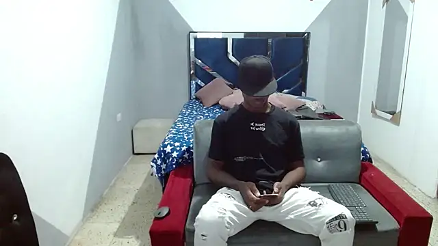 MiguelAngelxl online show from 10/22/25, 05:19