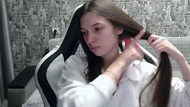Snapshot of MissMiaCutie chatting on 02/19/25, 02:01 MissMiaCutie online show from 02/19/25, 02:01