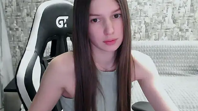 Snapshot of MissMiaCutie chatting on 02/21/25, 03:43 MissMiaCutie online show from 02/21/25, 03:43