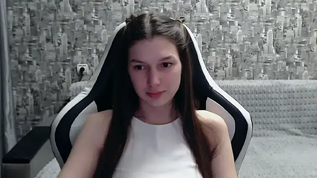 Snapshot of MissMiaCutie chatting on 03/01/25, 04:00 MissMiaCutie online show from 03/01/25, 04:00