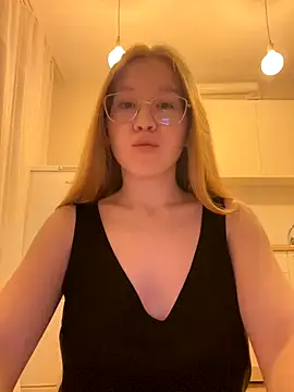 Snapshot of Eva_Weyne chatting on 11/03/25, 08:21 Eva Weyne online show from 11/03/25, 08:21