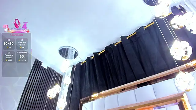 SarayRoyse online show from 11/13/25, 07:35