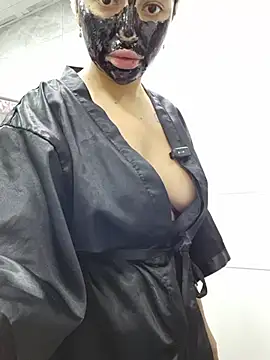 Snapshot of Esmertarcinim chatting on 10/19/25, 12:17 Esmertarcinim online show from 10/19/25, 12:17