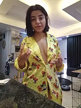 Snapshot of Esmertarcinim chatting on 11/11/25, 11:21 Esmertarcinim online show from 11/11/25, 11:21