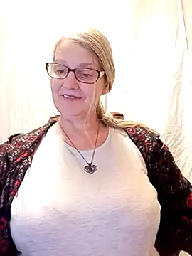 irinamaux online show from 02/10/25, 02:37