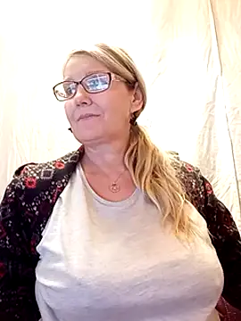 irinamaux online show from 02/12/25, 04:00