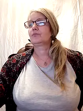 irinamaux online show from 02/13/25, 10:12