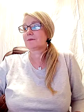 irinamaux online show from 02/13/25, 02:09