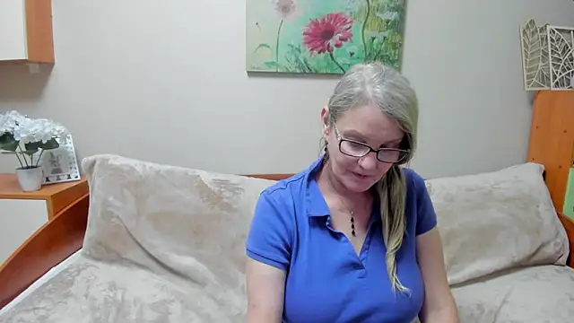 irinamaux online show from 02/15/25, 09:16