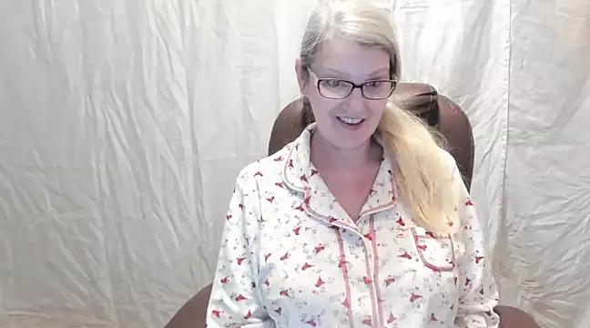 irinamaux online show from 02/19/25, 02:23