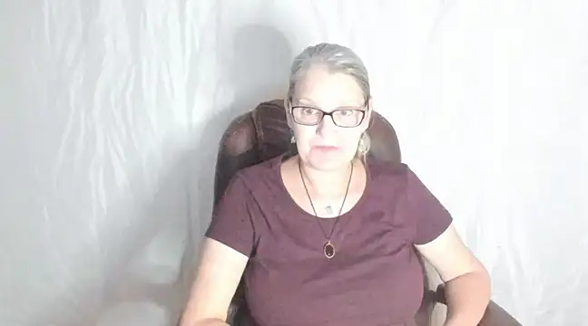 irinamaux online show from 02/22/25, 10:09