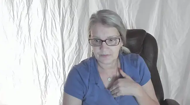 irinamaux online show from 02/25/25, 07:42