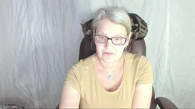 irinamaux online show from 03/05/25, 06:12