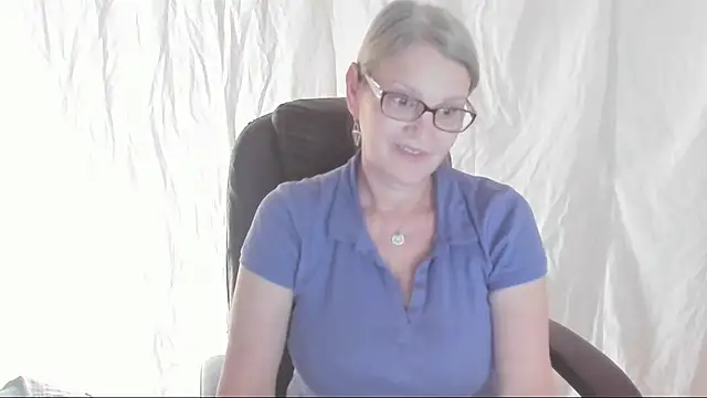 irinamaux online show from 03/08/25, 07:49