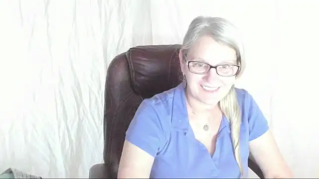 irinamaux online show from 03/08/25, 01:57