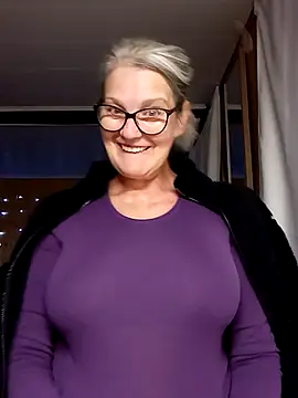 irinamaux online show from 09/13/25, 06:02