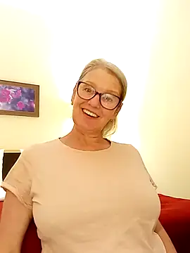 irinamaux online show from 10/18/25, 03:35