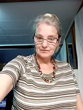 irinamaux online show from 10/21/25, 04:51