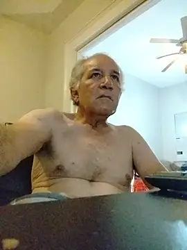 Snapshot of XXCUTHULU23 chatting on 10/25/25, 04:42 XXCUTHULU23 online show from 10/25/25, 04:42