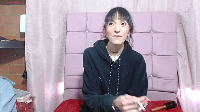 Snapshot of Sakura_and_yuki chatting on 12/10/24, 01:00 Sakura and yuki online show from 12/10/24, 01:00
