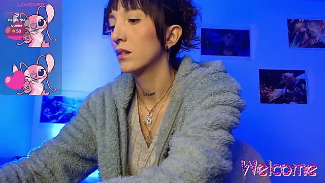 Snapshot of Sakura_and_yuki chatting on 12/19/24, 02:46 Sakura and yuki online show from 12/19/24, 02:46