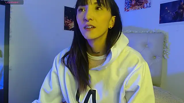 Snapshot of Sakura_and_yuki chatting on 01/08/25, 06:20 Sakura and yuki online show from 01/08/25, 06:20
