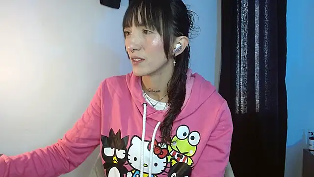 Snapshot of Sakura_and_yuki chatting on 01/29/25, 02:32 Sakura and yuki online show from 01/29/25, 02:32