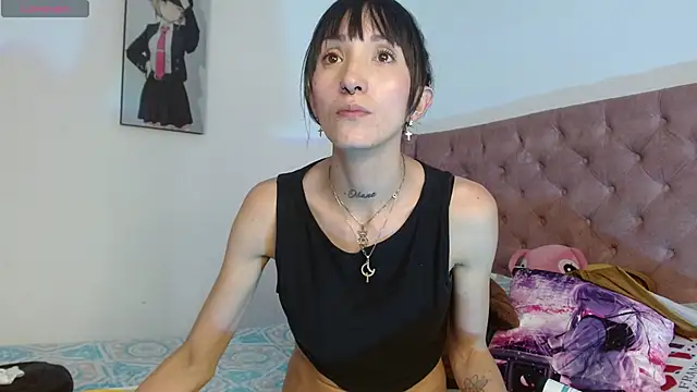 Snapshot of Sakura_and_yuki chatting on 02/11/25, 05:18 Sakura and yuki online show from 02/11/25, 05:18