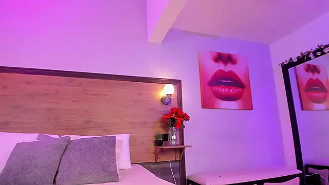 EmmaBakeer online show from 11/12/25, 11:10