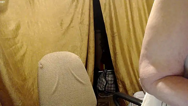 Snapshot of _Estelitta_5 chatting on 10/12/25, 05:01 Estelitta 5 online show from 10/12/25, 05:01