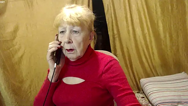 Snapshot of _Estelitta_5 chatting on 10/14/25, 08:59 Estelitta 5 online show from 10/14/25, 08:59