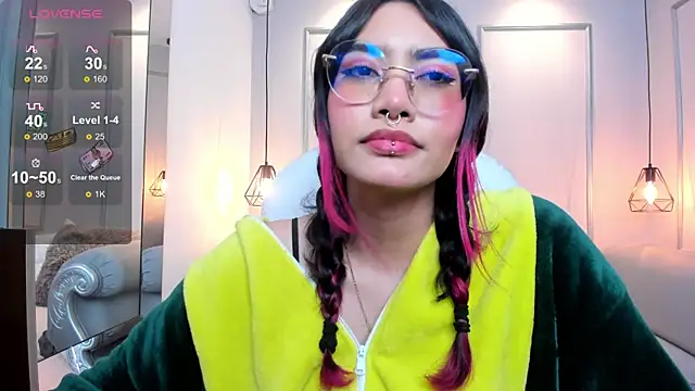 Snapshot of AzuraKindong chatting on 01/10/25, 10:25 AzuraKindong online show from 01/10/25, 10:25