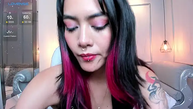 Snapshot of AzuraKindong chatting on 02/04/25, 10:24 AzuraKindong online show from 02/04/25, 10:24