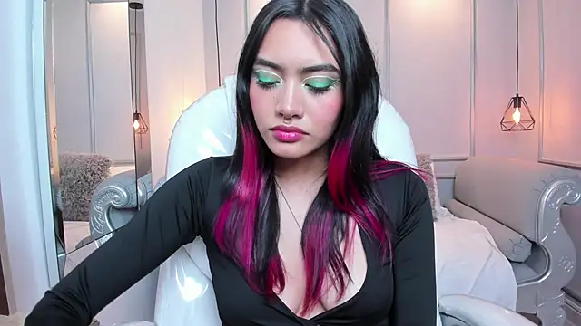 Snapshot of AzuraKindong chatting on 03/17/25, 10:17 AzuraKindong online show from 03/17/25, 10:17