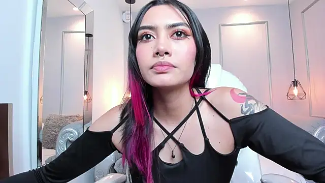Snapshot of AzuraKindong chatting on 03/18/25, 07:31 AzuraKindong online show from 03/18/25, 07:31