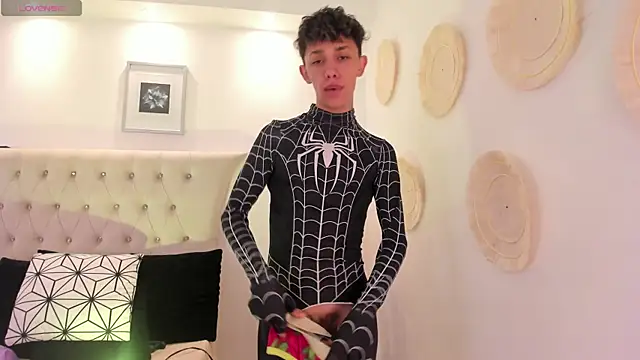 Snapshot of Tomy_Rox chatting on 12/26/24, 06:01 Tomy Rox online show from 12/26/24, 06:01