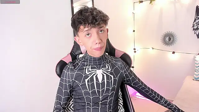 Snapshot of Tomy_Rox chatting on 01/16/25, 12:12 Tomy Rox online show from 01/16/25, 12:12