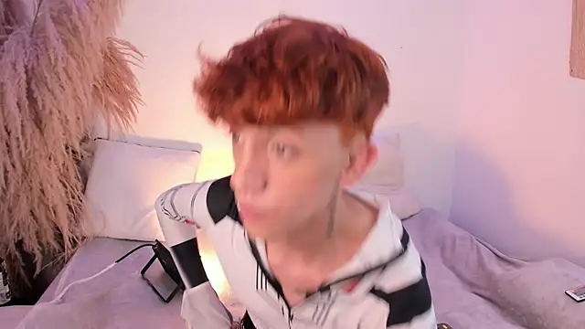 Snapshot of Tomy_Rox chatting on 02/01/25, 11:37 Tomy Rox online show from 02/01/25, 11:37