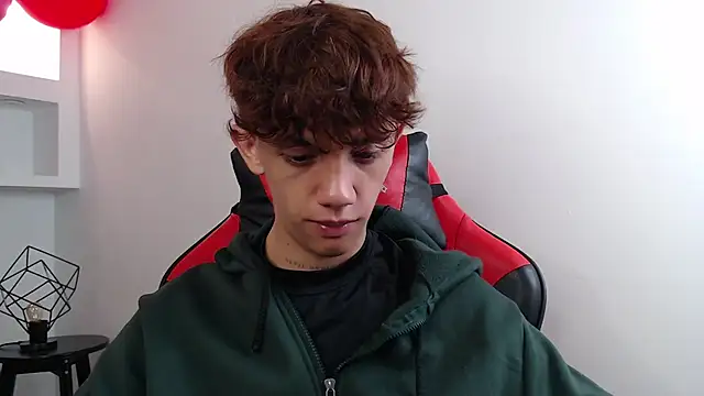 Snapshot of Tomy_Rox chatting on 02/10/25, 08:09 Tomy Rox online show from 02/10/25, 08:09