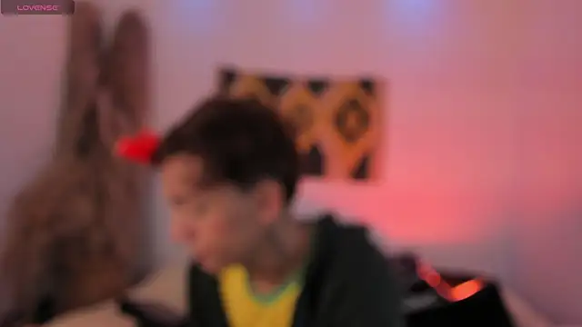 Snapshot of Tomy_Rox chatting on 02/13/25, 08:34 Tomy Rox online show from 02/13/25, 08:34